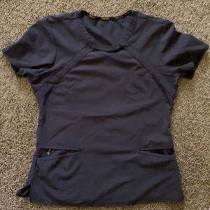 Careisma M scrub top
